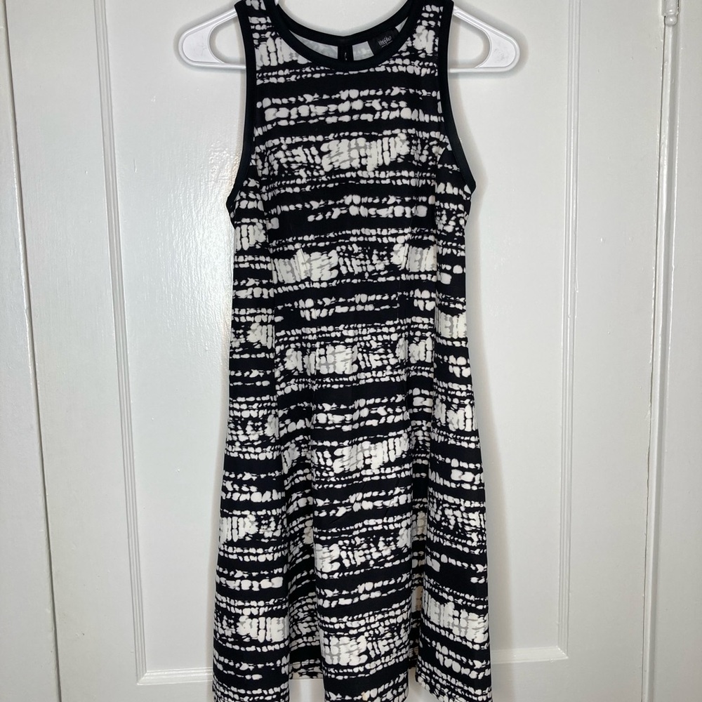Mossimo black and white fit and flare dress